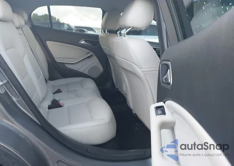 2015 Mercedes-Benz Gla 250 z USA, uszkodzony, nr VIN WDCTG4EB9FJ139888